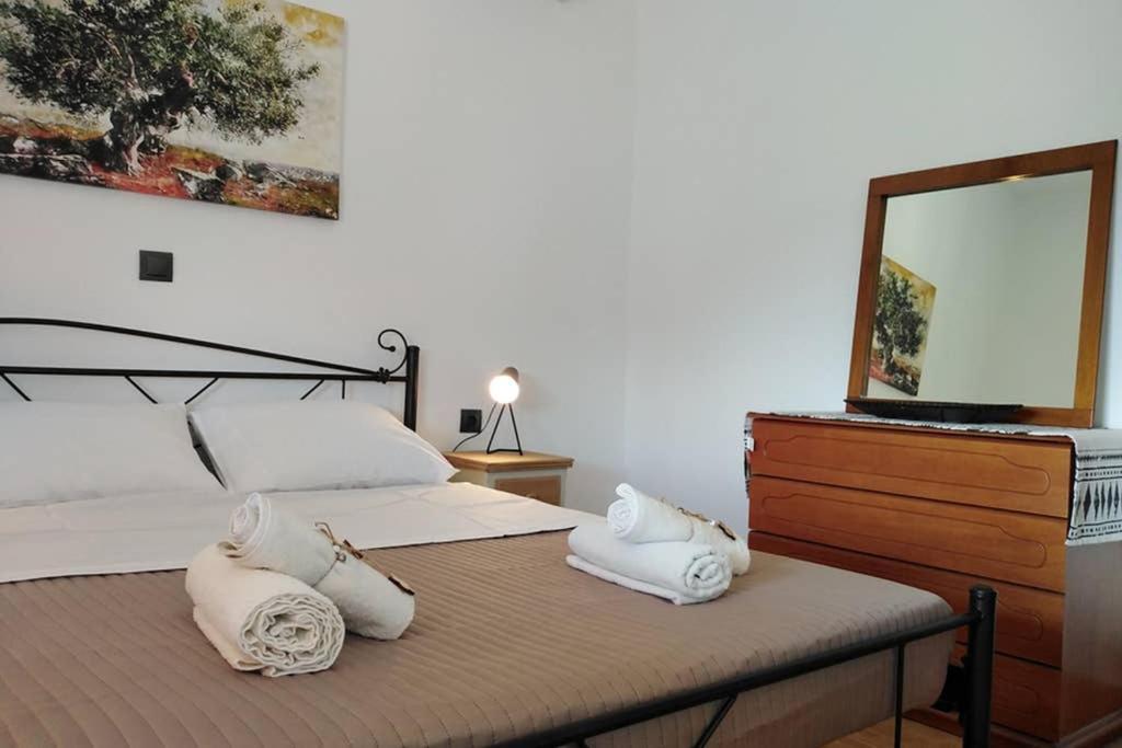 Apartment With Private Pool For Rent In Tzanata Kefalonia Dhimisianáta Exterior foto